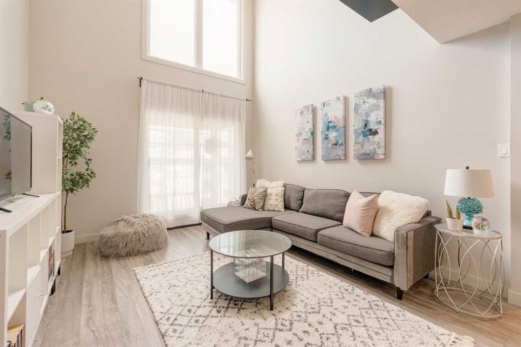 Xxx, Xxxx Coach Hill Road Sw Calgary Alberta T3H 1B8 Coach Hill Details