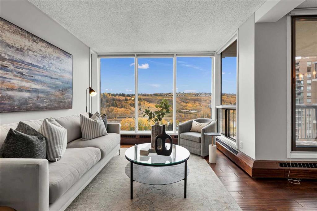 Xxxx, Xxx Point Drive Nw Calgary Alberta T3B 4W1 Point McKay Details