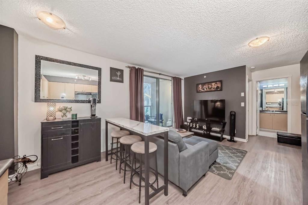 Xxx, Xxxx X Avenue Calgary Alberta T2P5M5 Downtown West End Details