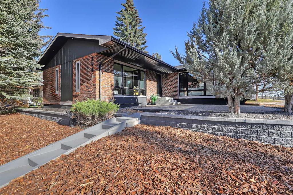 Xxxx Chippendale Drive Nw Calgary Alberta T2L 0W8 Charleswood Details