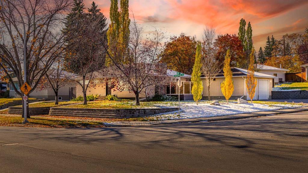 Xxx Northmount Drive Nw Calgary Alberta T2K 3G6 Thorncliffe Details