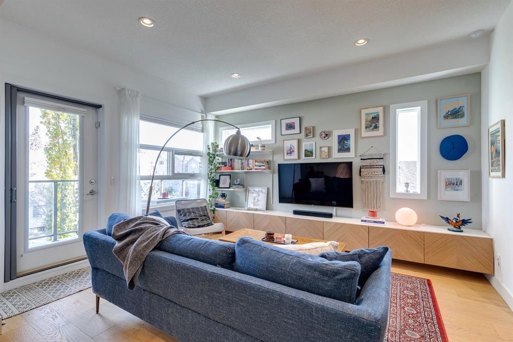 Xxx, Xxxx Xx Avenue Sw Calgary Alberta T2T1G9 South Calgary Details