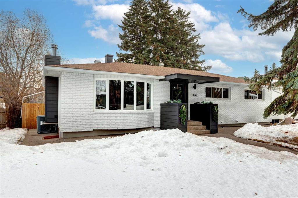 Xx Wimbledon Drive Sw Calgary Alberta T3C 3J4 Wildwood Details