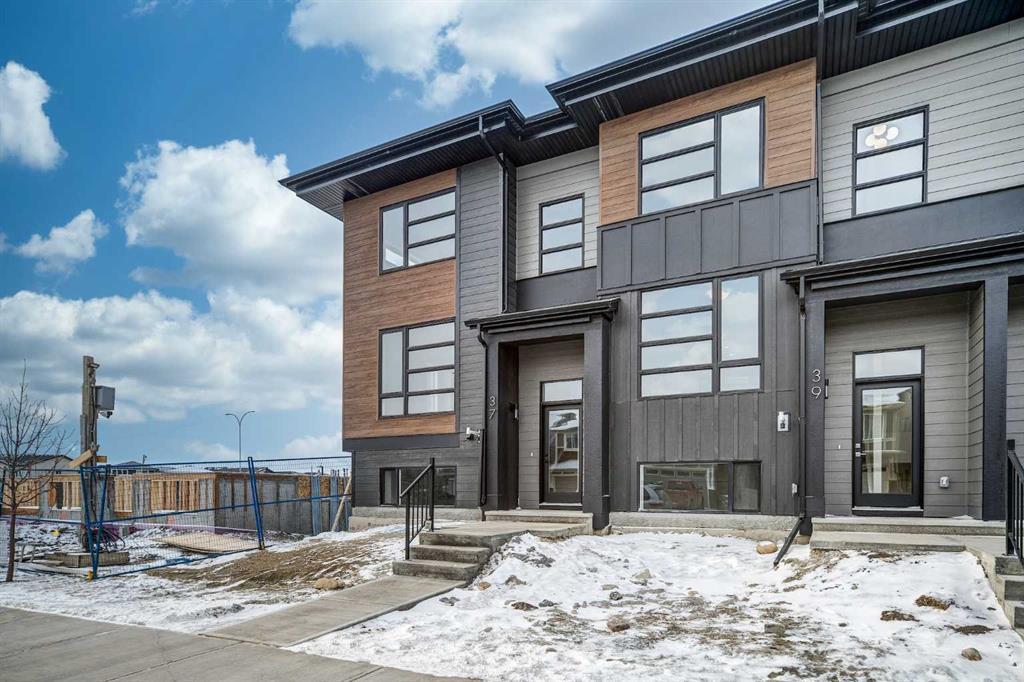 Xx Lucas Way Nw Calgary Alberta T4B3P5 Livingston Details