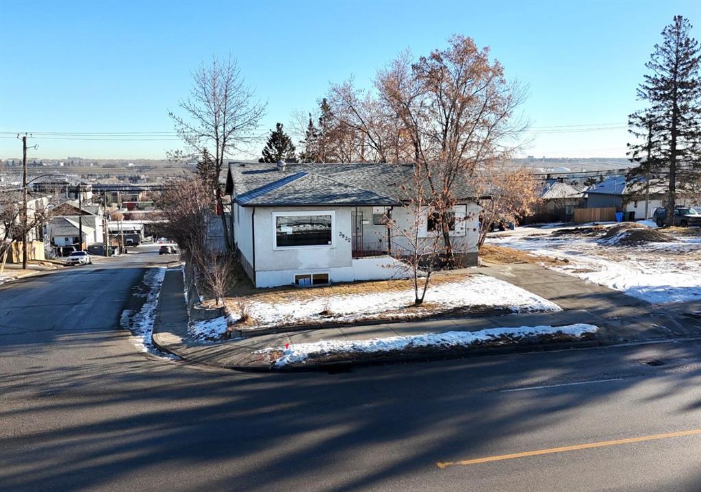 Xxxx Centre Street Ne Calgary Alberta T2E 2Y3 Highland Park Details