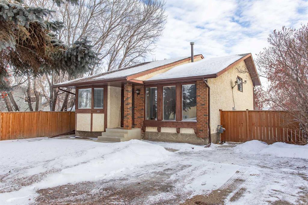 Xx Spruce Drive Lacombe Alberta T4L 1V2 Woodlands Details