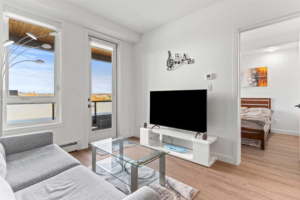 Xxx, Xxxx University Avenue Nw Calgary Alberta T3B 2V4 University District Details