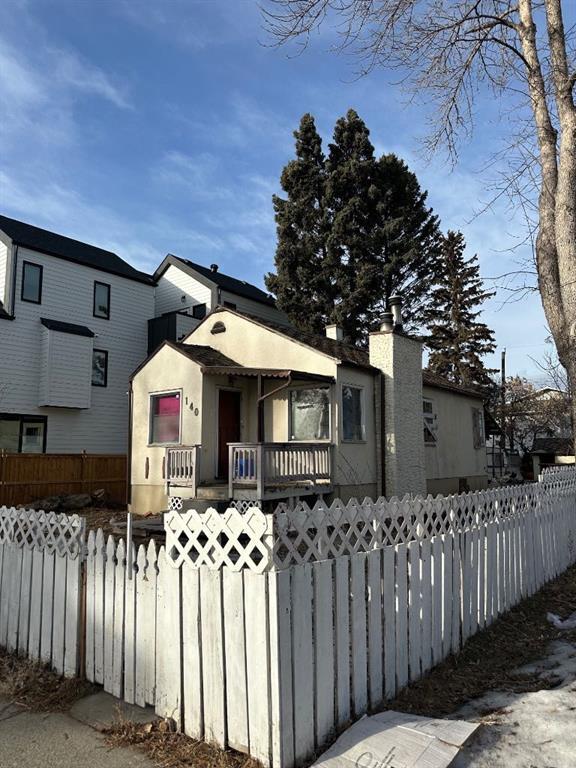 Xxx Xx Avenue Ne Calgary Alberta T2E1S2 Tuxedo Park Details