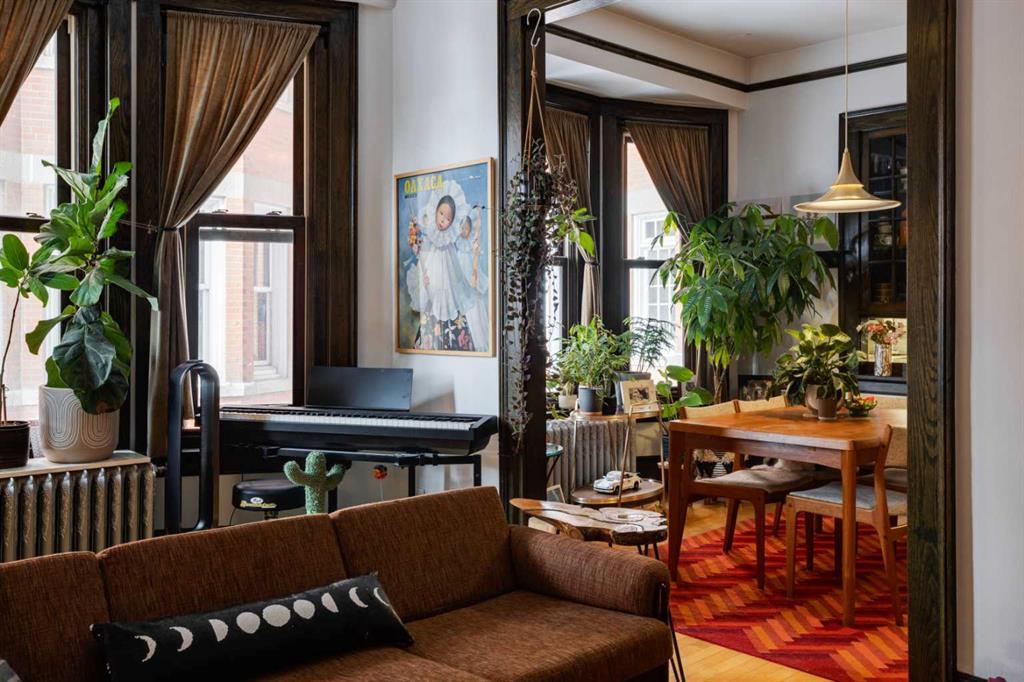 Xxx, Xxx Xx Avenue Sw Calgary Alberta T2T 0G8 Lower Mount Royal Details