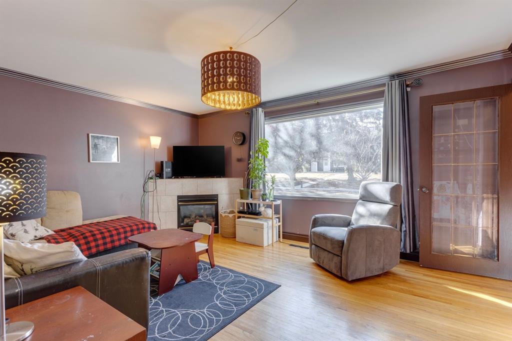 Xxx Regal Park Ne Calgary Alberta T2E 0S6 Renfrew Details