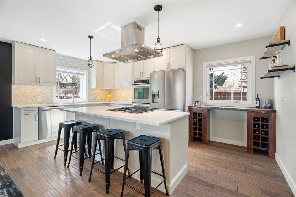 Xxxx Collingwood Drive Nw Calgary Alberta T2L 0S1 Collingwood Details