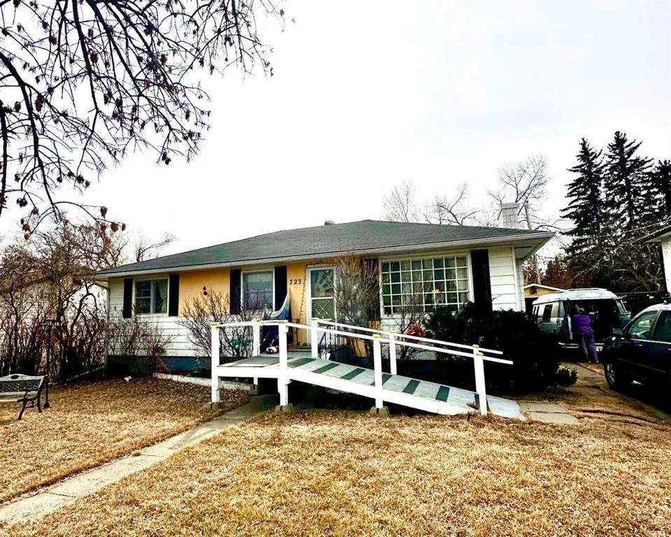 Xxx Thorneycroft Drive Nw Calgary Alberta T2K 3K5 Thorncliffe Details