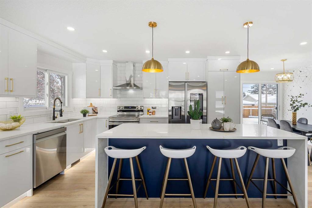 Xxxx X Street Sw Calgary Alberta T2V 1G2 Kingsland Details