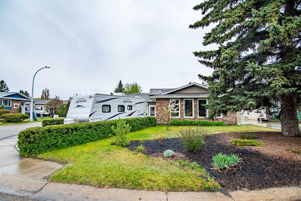 Xx Willow Crescent Lacombe Alberta T4L 1V3 Woodlands Details