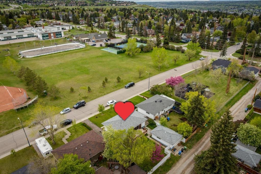 Xx Wedgewood Drive Sw Calgary Alberta T3C 3G5 Wildwood Details