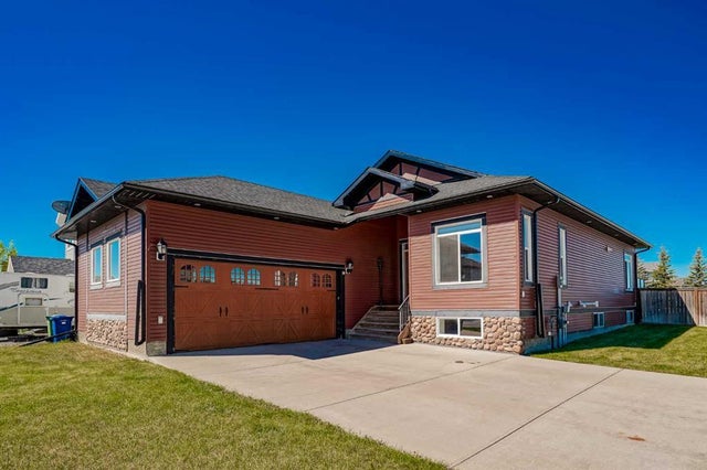 Photo for MLS®# A2225662 - home for sale at 3 Hanson Way Northeast, Hanson Park, Langdon Alberta