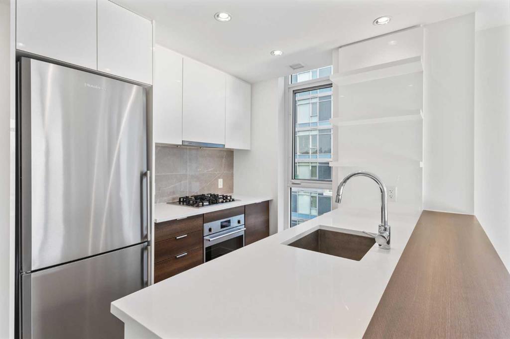 Xxx, Xxx Waterfront Court Sw Calgary Alberta T2P 1P1 Chinatown Details