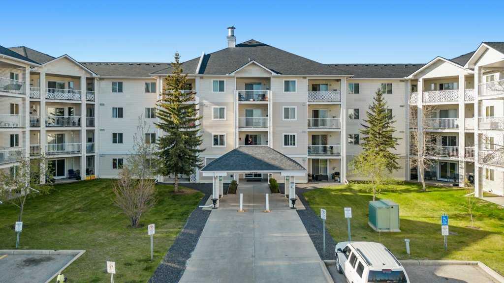 Xxxx, Xxxx Xx Avenue Se Calgary Alberta T2A 7X8 Red Carpet Details