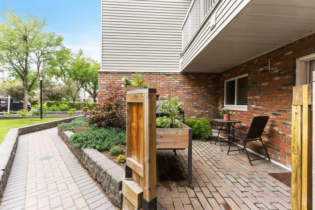 Xxx, Xxx Xx Avenue Sw Calgary Alberta T2S0C5 Cliff Bungalow Details