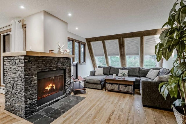 Calgary Real Estate: Residential Property for Sale in Coach Hill