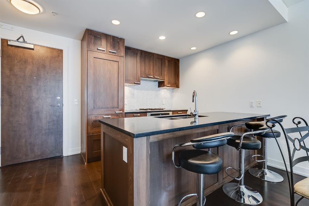 Xxxx, Xxx Riverfront Avenue Sw Calgary Alberta T2P 0X2 Chinatown Details