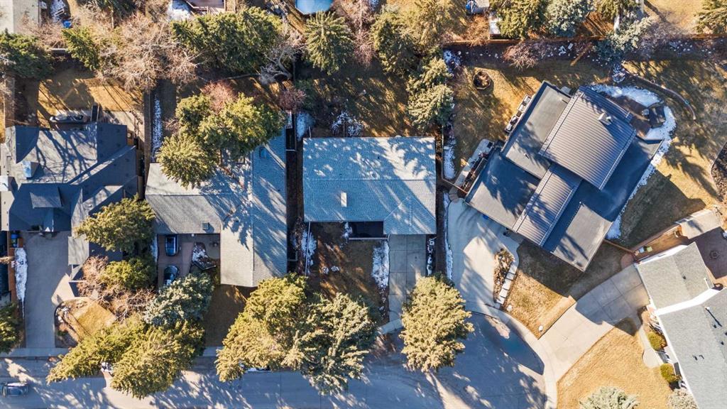 Xxxx Cayuga Drive Nw Calgary Alberta T2L 0N3 Collingwood Details