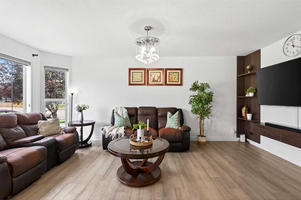 X Martinvalley Court Ne Calgary Alberta T3J 4L9 Martindale Details