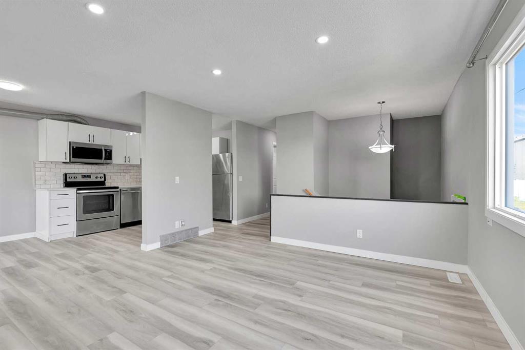 Xxx Pensville Close Se Calgary Alberta T2J 6K8 Penbrooke Meadows Details