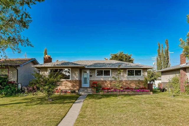 Real Estate Listing in Forest Lawn, Calgary