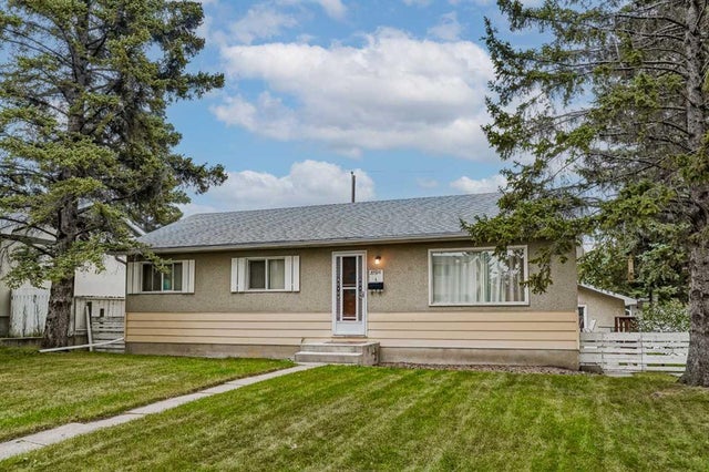 Residential Home for Sale in Calgary, Alberta