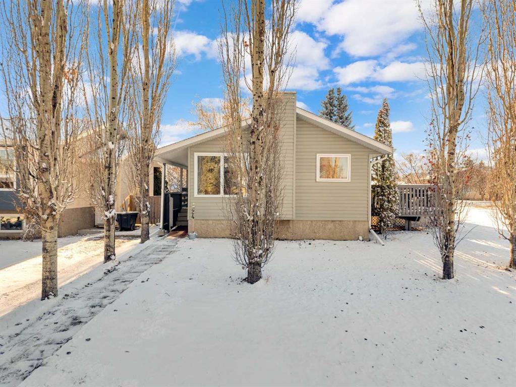 Xx Willow Crescent Lacombe Alberta T4L 1V2 Woodlands Details