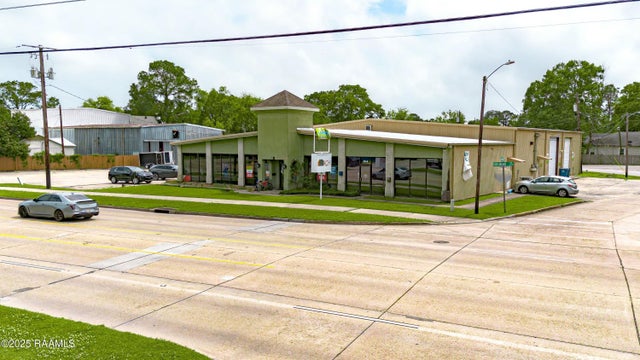 211 Guilbeau Road, Lafayette