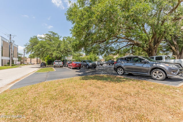 128 Demanade Boulevard, Lafayette