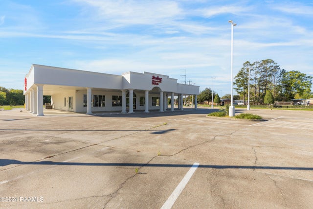 2611 Ambassador Caffery Parkway, Lafayette