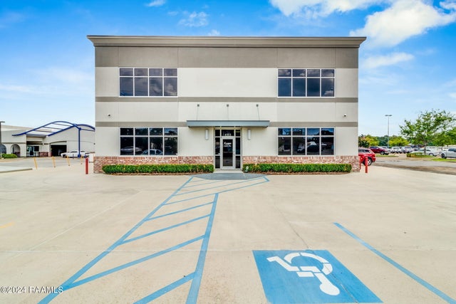 4503 Johnston Street, Lafayette