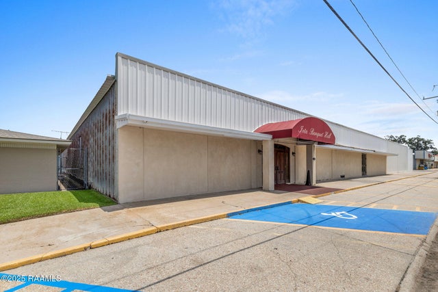 215 Duson Avenue, Iota