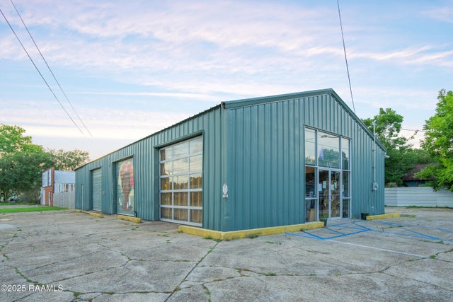 410 Poydras Street, Lafayette