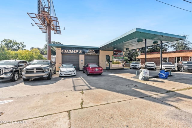 2301 Johnston Street, Lafayette