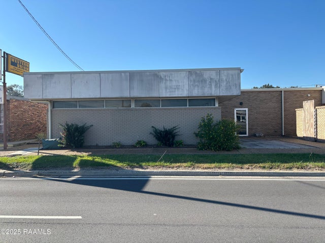 828 Creswell Lane, Opelousas