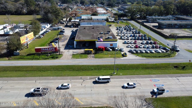 1406 Ne Evangeline Thruway, Lafayette