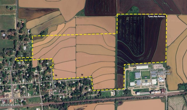 3670 E Stagg Avenue, Basile