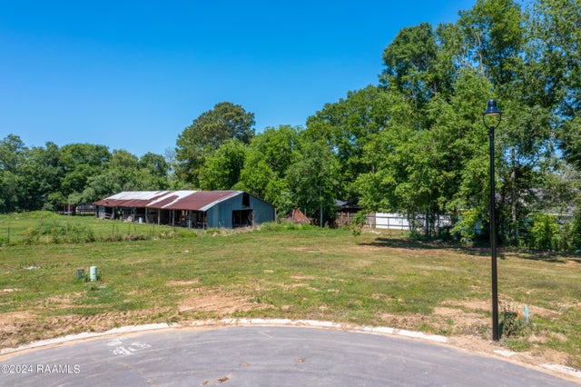 608 Traditions Drive, Lafayette