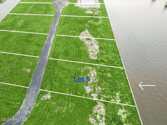 000 Canada Goose Drive 5, Gueydan