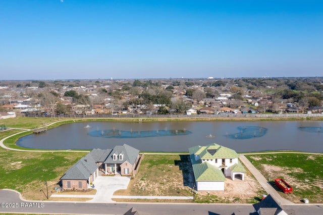 203 Waterpointe Lane, Scott