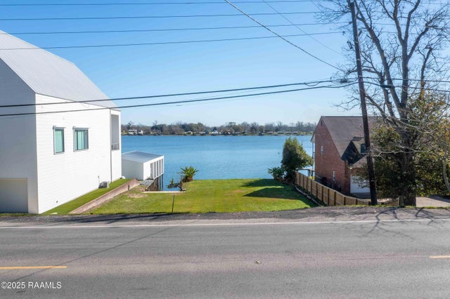 9168 False River Road, Oscar