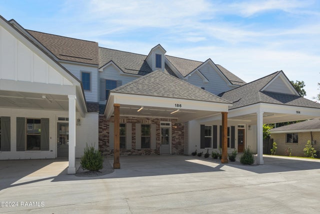 186 Emerite Drive, Lafayette