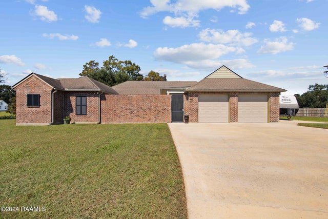1053 Bayouside Lane, Parks