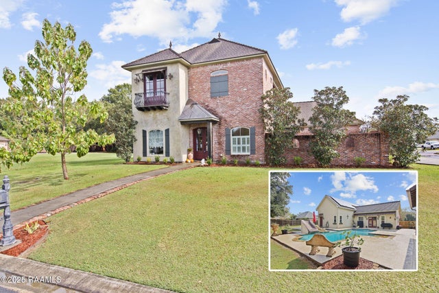 202 Willow Oaks Drive, Crowley