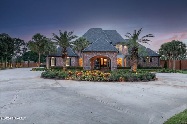 229 Laken Lane, Lafayette