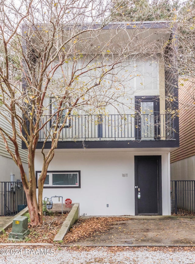 1611 W University Avenue, Lafayette